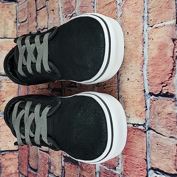 VANS PRO SKATE LOWTOPS, WOMANS SIZE 7.5 EUC - Picture 3 of 11